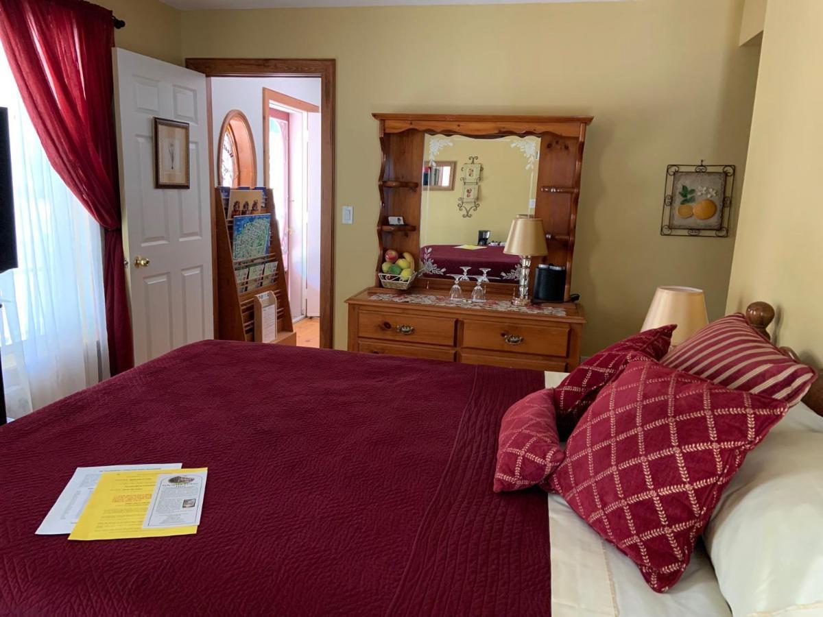 Weatherpine Inn Niagara-on-the-Lake Екстер'єр фото