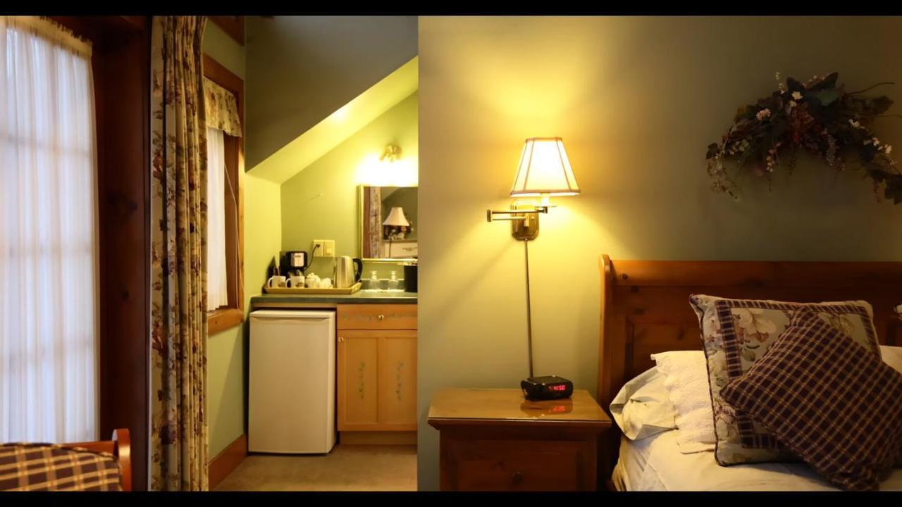 Weatherpine Inn Niagara-on-the-Lake Екстер'єр фото