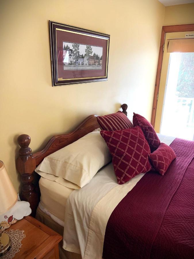Weatherpine Inn Niagara-on-the-Lake Екстер'єр фото