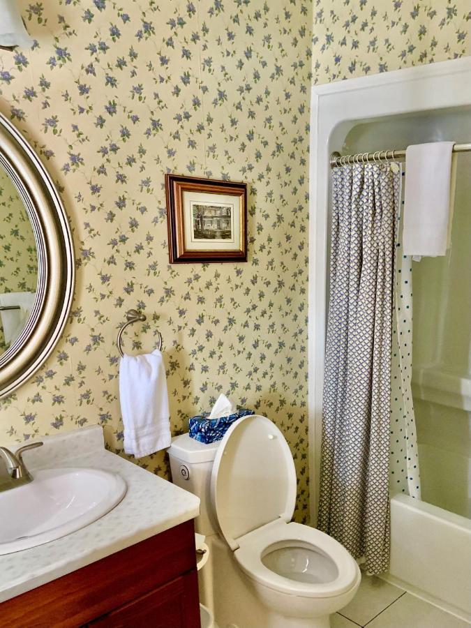 Weatherpine Inn Niagara-on-the-Lake Екстер'єр фото