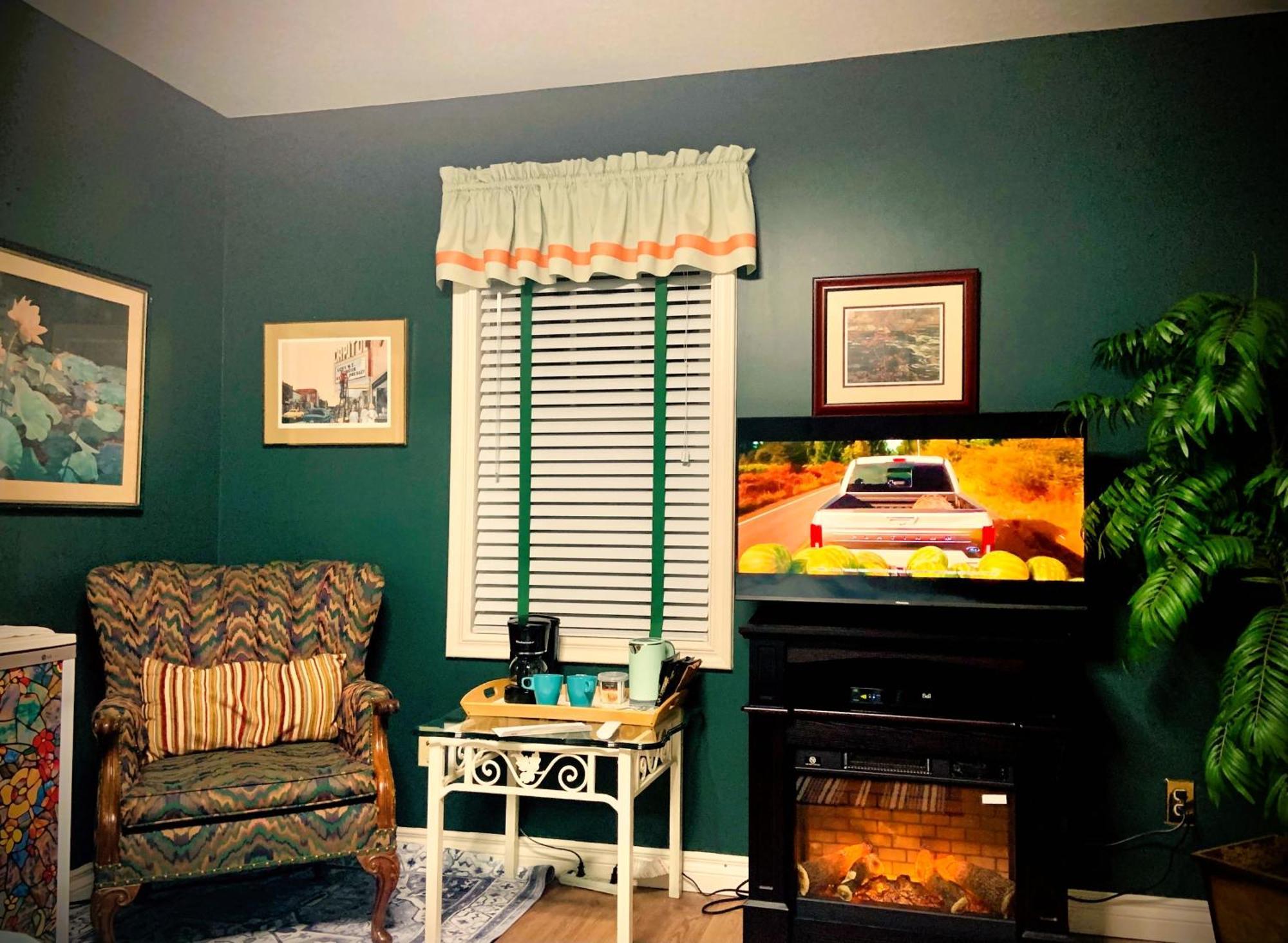 Weatherpine Inn Niagara-on-the-Lake Екстер'єр фото