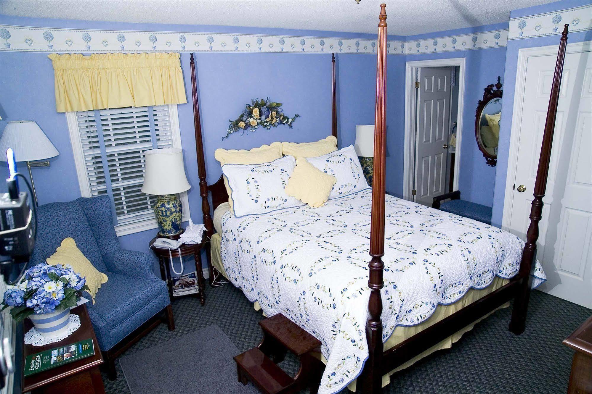 Weatherpine Inn Niagara-on-the-Lake Екстер'єр фото